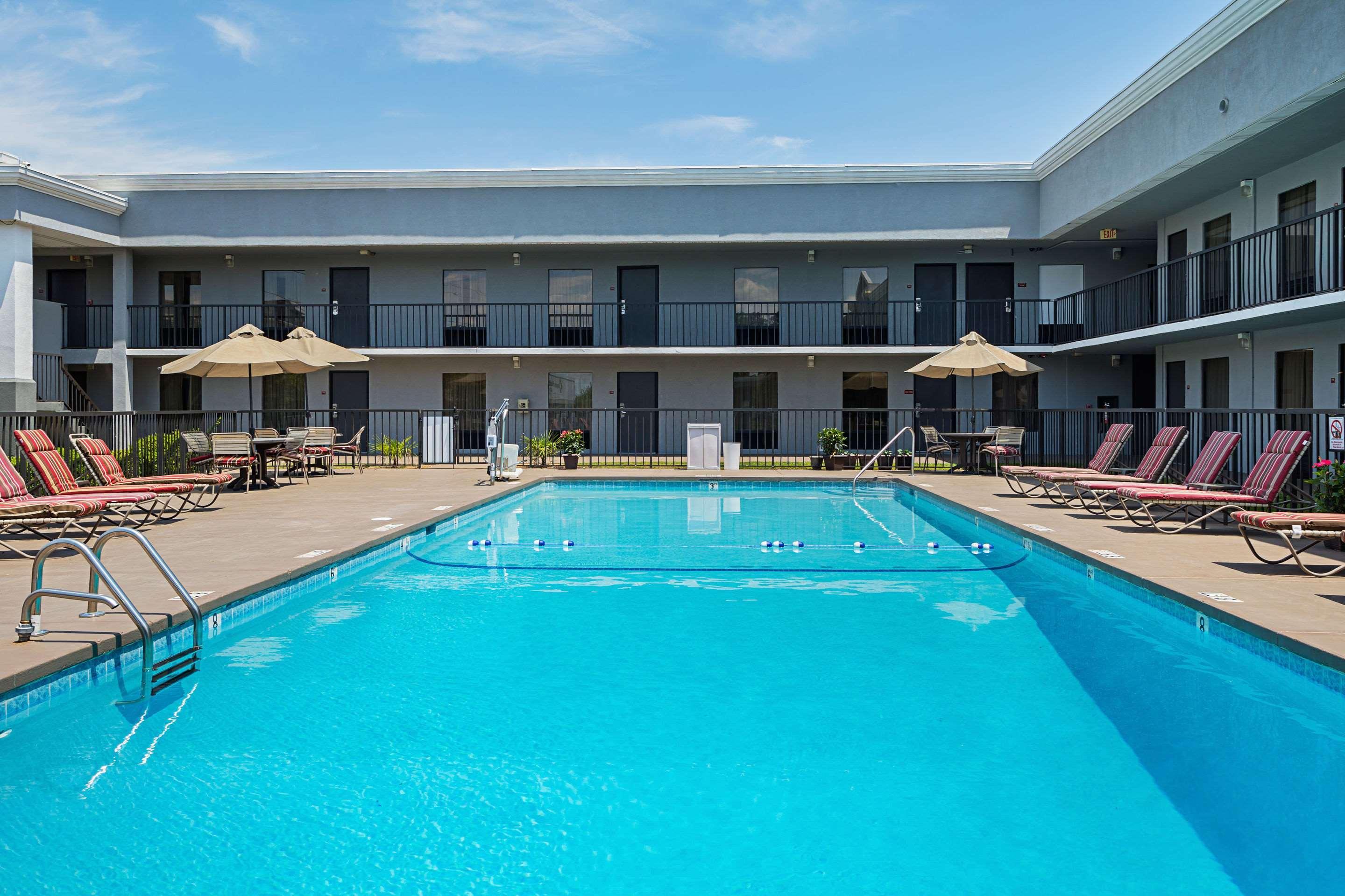 Quality Inn & Suites Greenville - Haywood Mall Exterior foto