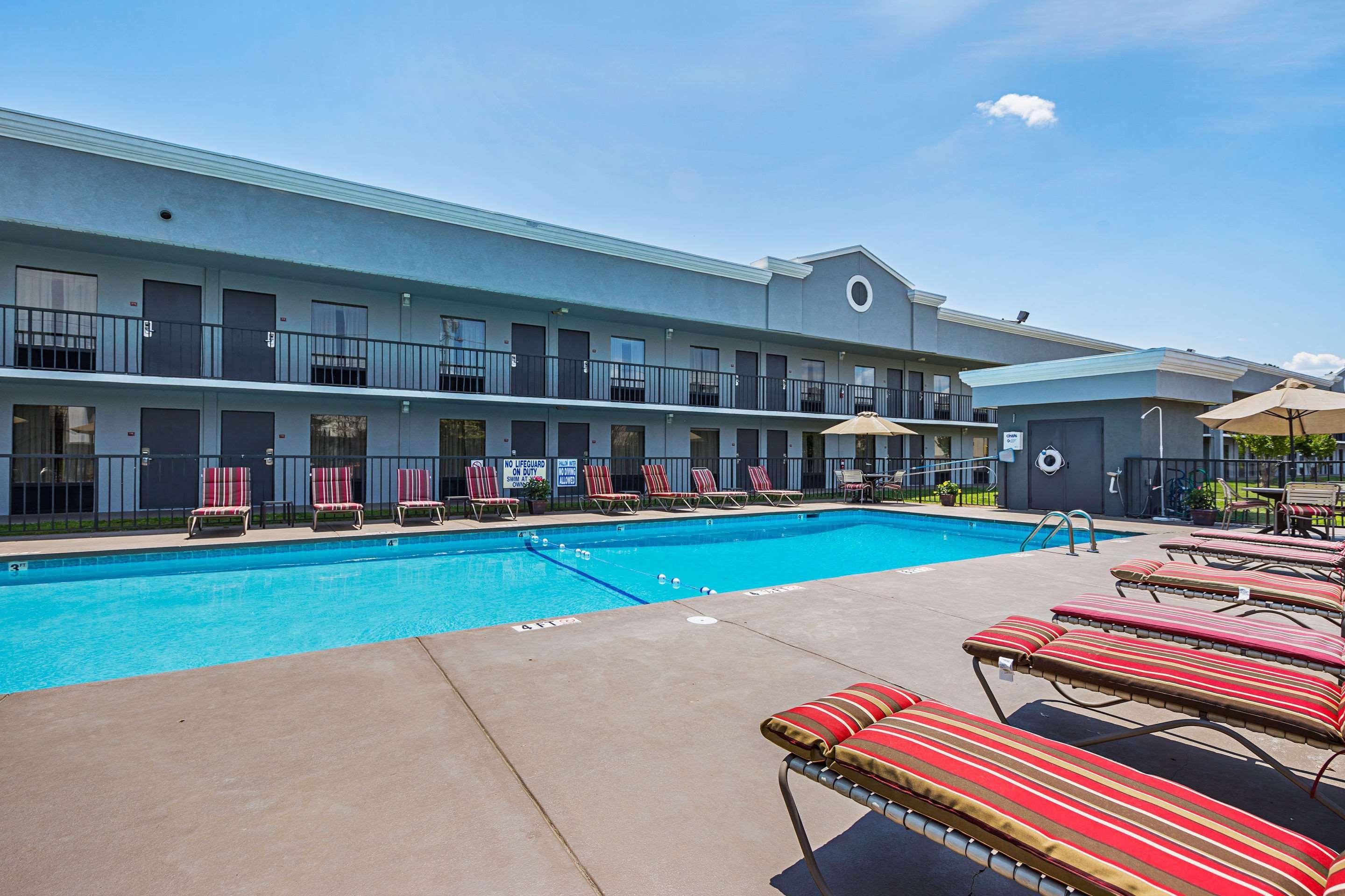 Quality Inn & Suites Greenville - Haywood Mall Exterior foto