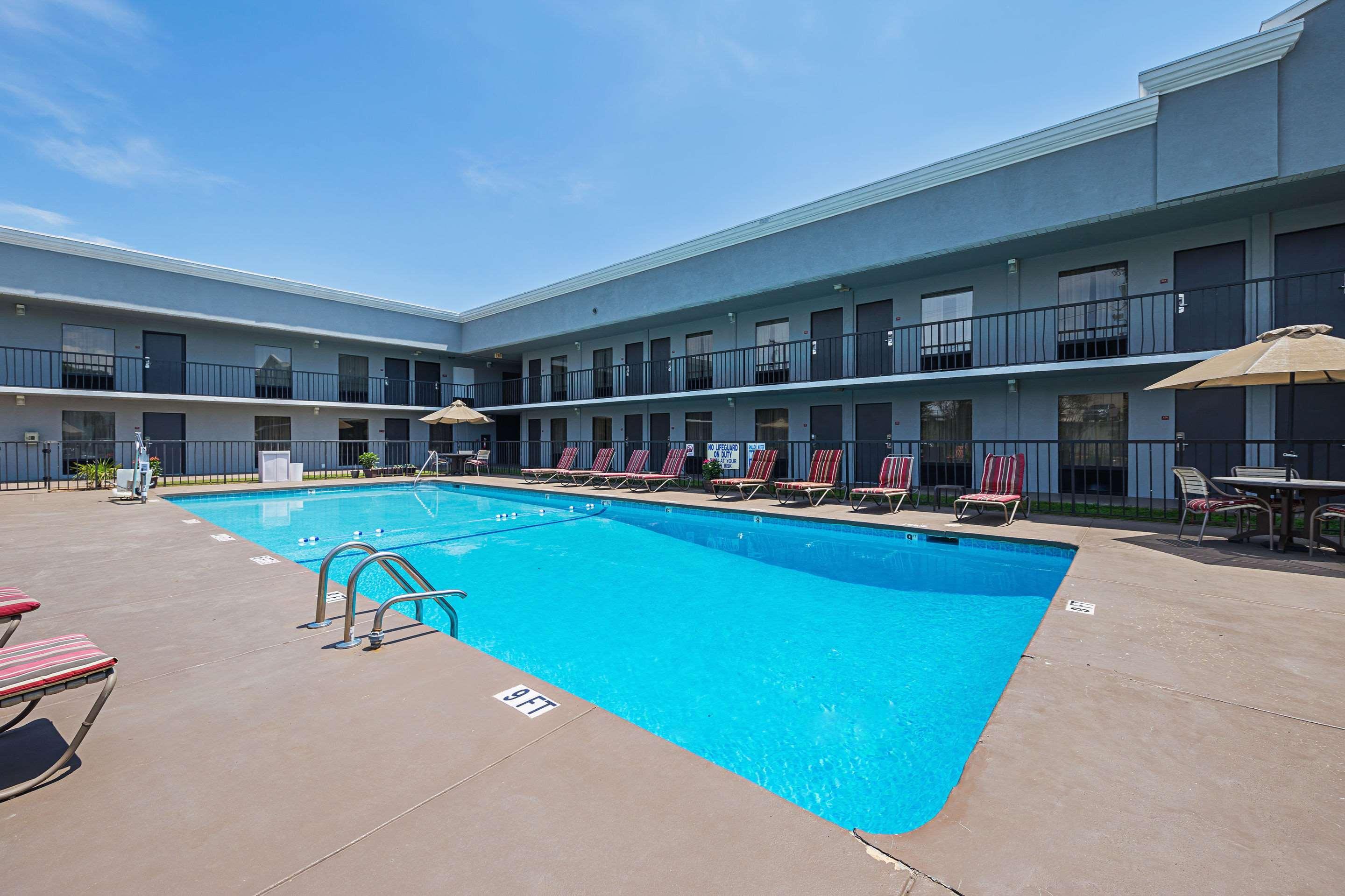 Quality Inn & Suites Greenville - Haywood Mall Exterior foto